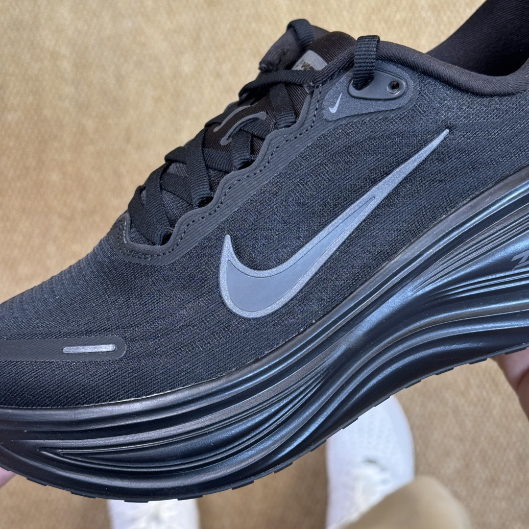 核心价格表私Nike Vomero Plus 低帮 ZOOMX 马拉松跑步鞋缓震表现出色，脚感Q弹！货号