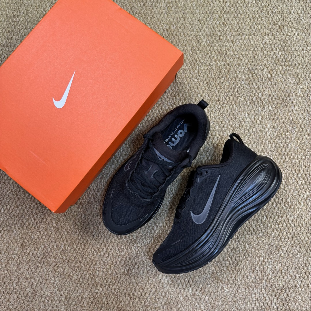 核心价格表私Nike Vomero Plus 低帮 ZOOMX 马拉松跑步鞋缓震表现出色，脚感Q弹！货号