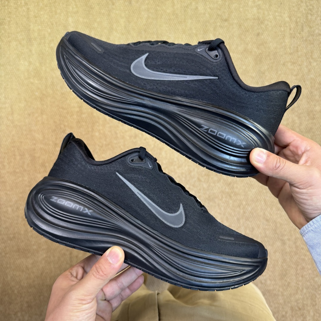 核心价格表私Nike Vomero Plus 低帮 ZOOMX 马拉松跑步鞋缓震表现出色，脚感Q弹！货号