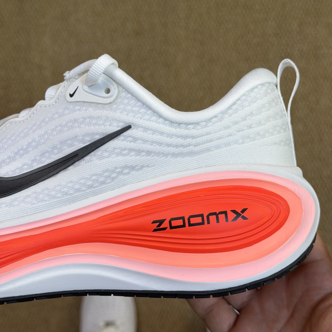 核心价格表私Nike Vomero Plus 低帮 ZOOMX 马拉松跑步鞋第3色:白橘缓震表现出色，脚