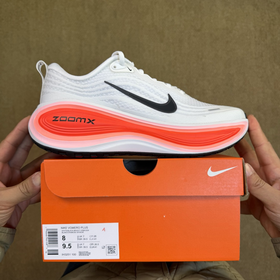 核心价格表私Nike Vomero Plus 低帮 ZOOMX 马拉松跑步鞋第3色:白橘缓震表现出色，脚