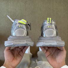 GT版3XL 第52色:机能尼龙面绿色logo印刷Balenciaga巴黎世家3XL Sneakers GT版3XL 第52色:机能尼龙面绿色logo印刷Balenciaga巴黎世家3XL Sneakers