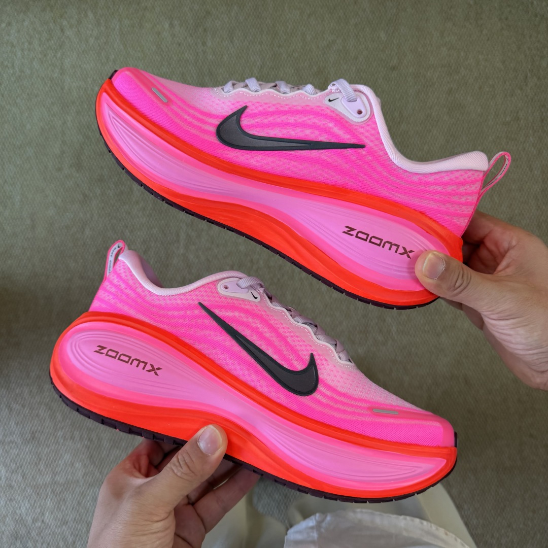 核心价格表私Nike Vomero Plus 低帮 ZOOMX 马拉松跑步鞋第4色:粉色缓震表现出色，脚