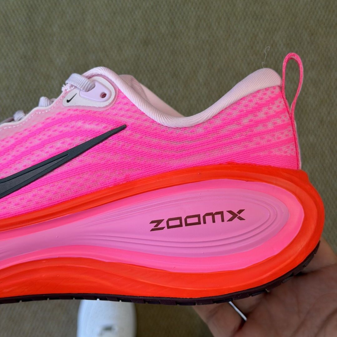 核心价格表私Nike Vomero Plus 低帮 ZOOMX 马拉松跑步鞋第4色:粉色缓震表现出色，脚
