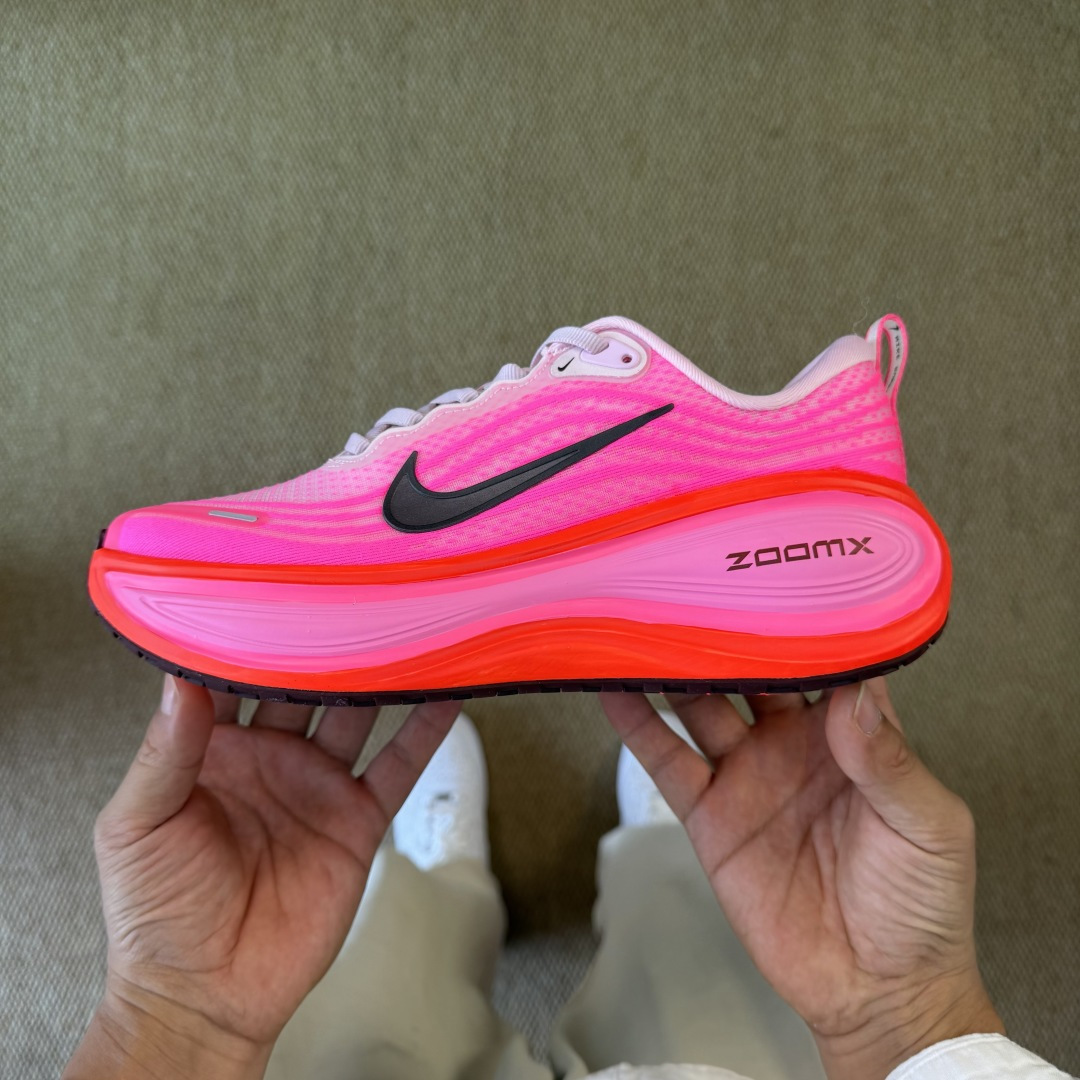 核心价格表私Nike Vomero Plus 低帮 ZOOMX 马拉松跑步鞋第4色:粉色缓震表现出色，脚