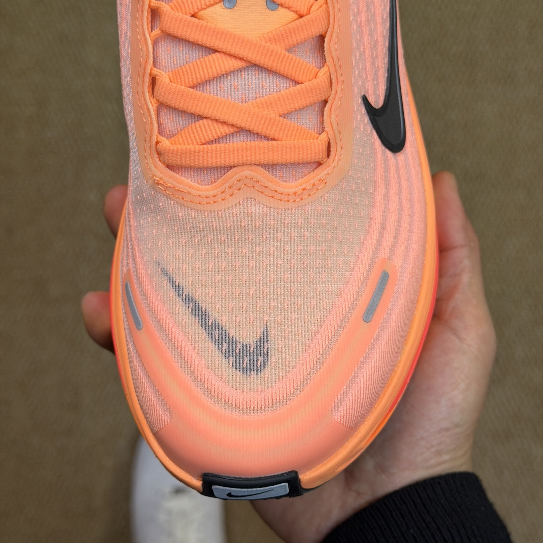 核心价格表私Nike Vomero Plus 低帮 ZOOMX 马拉松跑步鞋第5色:橙色缓震表现出色，脚