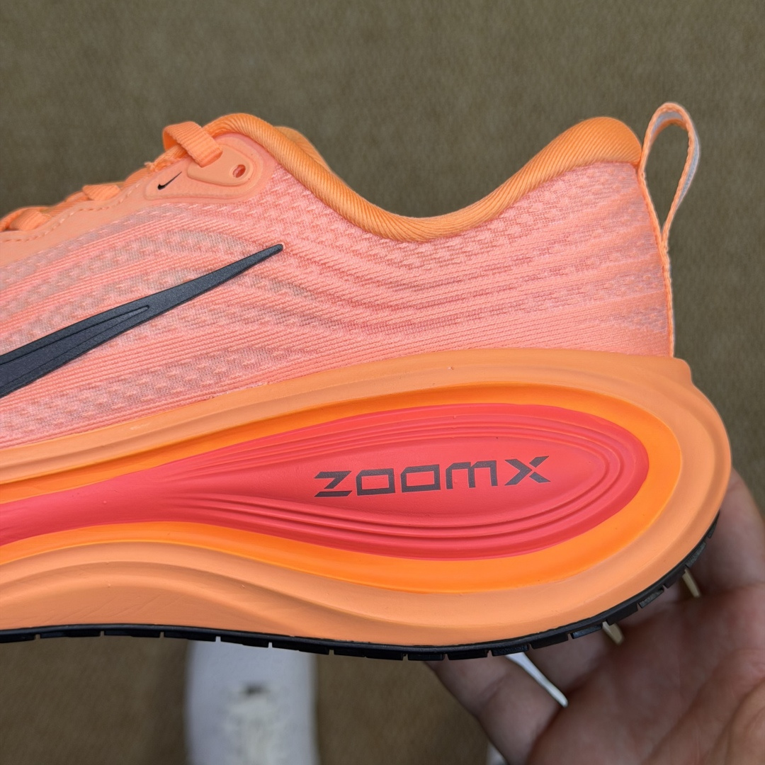 核心价格表私Nike Vomero Plus 低帮 ZOOMX 马拉松跑步鞋第5色:橙色缓震表现出色，脚