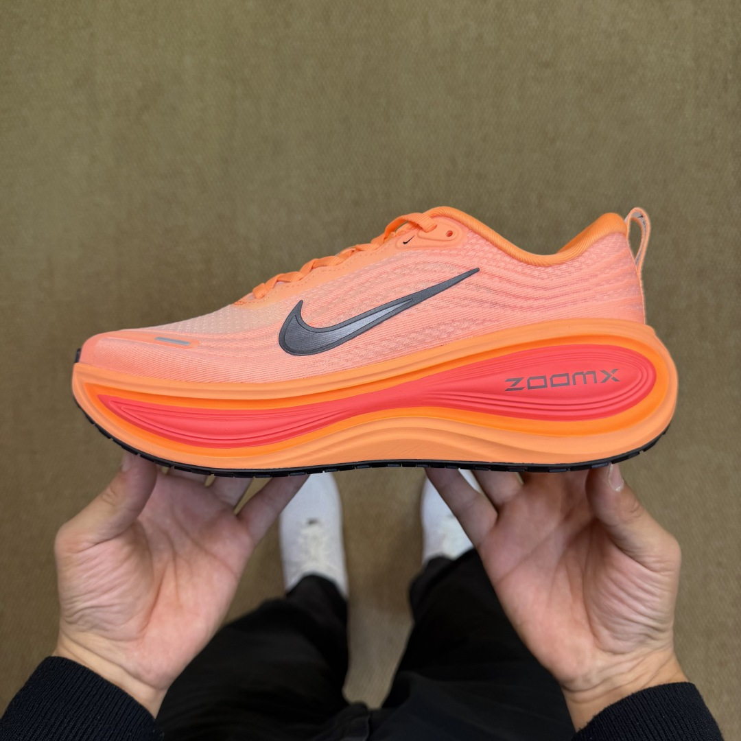核心价格表私Nike Vomero Plus 低帮 ZOOMX 马拉松跑步鞋第5色:橙色缓震表现出色，脚