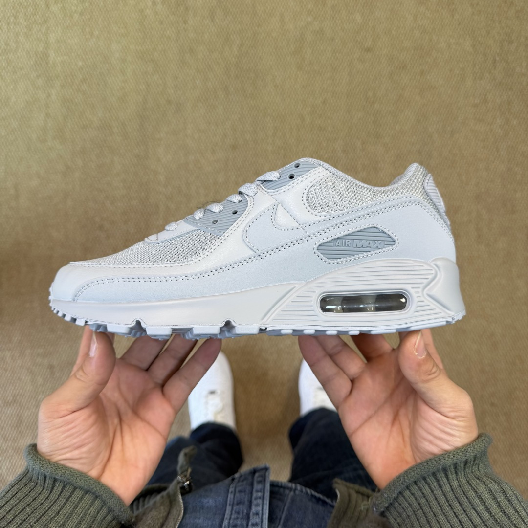Nike Air Max 90 低帮气垫跑鞋货号：CN8490-001尺码：35 36 36.5 37.