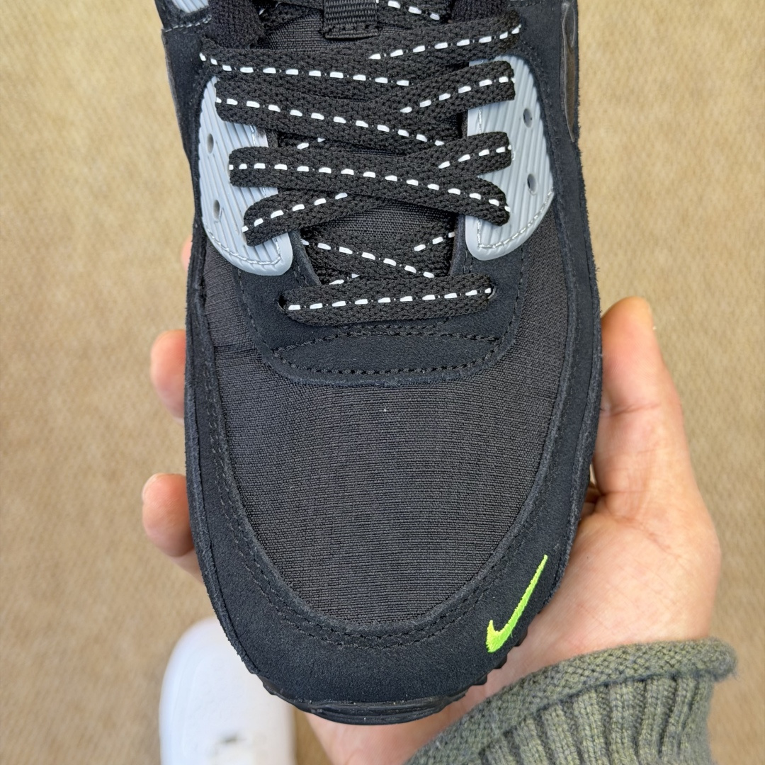 Nike Air Max 90 低帮气垫跑鞋货号：FQ2377-001尺码：35 36 36.5 37.