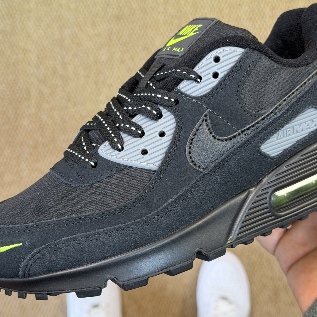 Nike Air Max 90 低帮气垫跑鞋货号：FQ2377-001尺码：35 36 36.5 37.