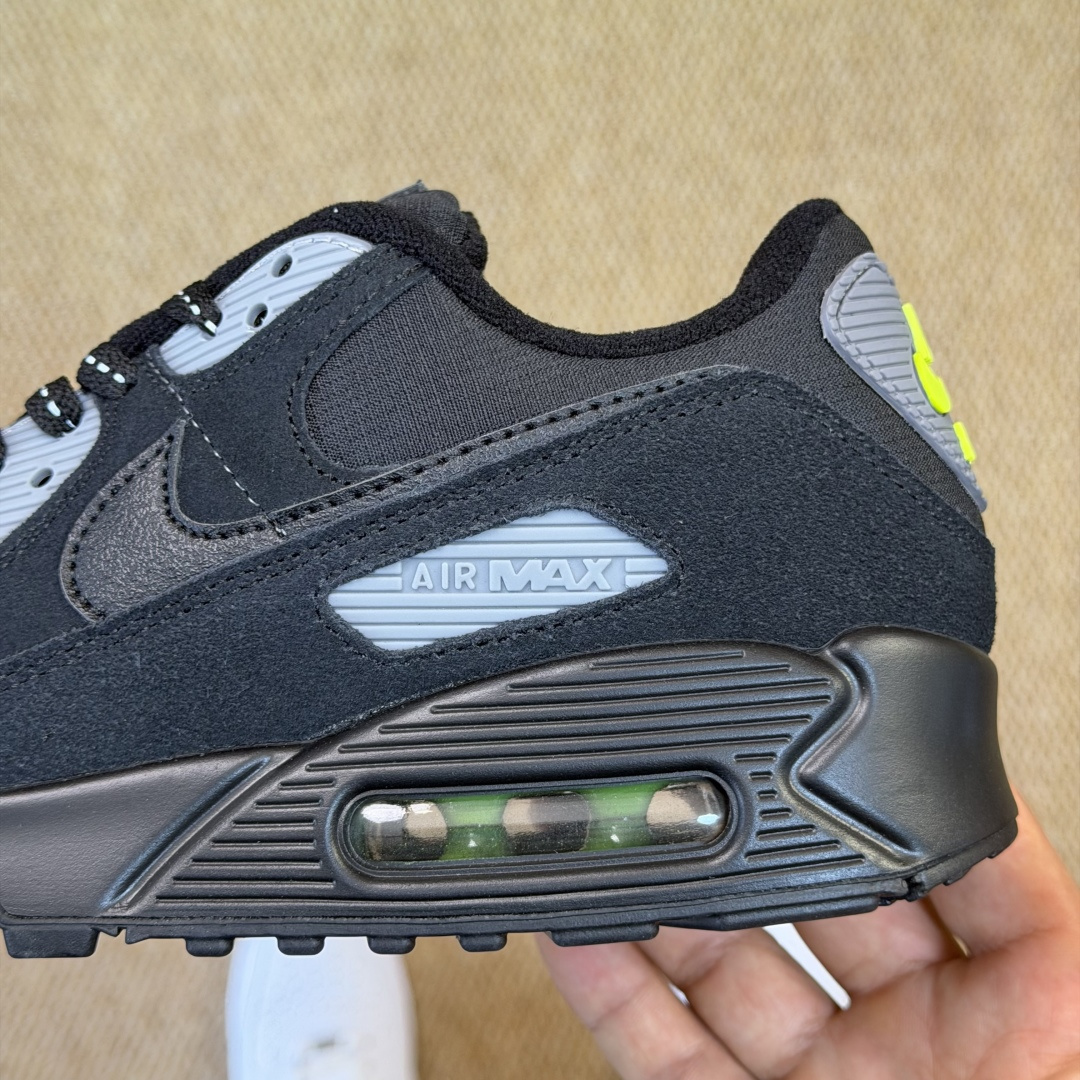 Nike Air Max 90 低帮气垫跑鞋货号：FQ2377-001尺码：35 36 36.5 37.
