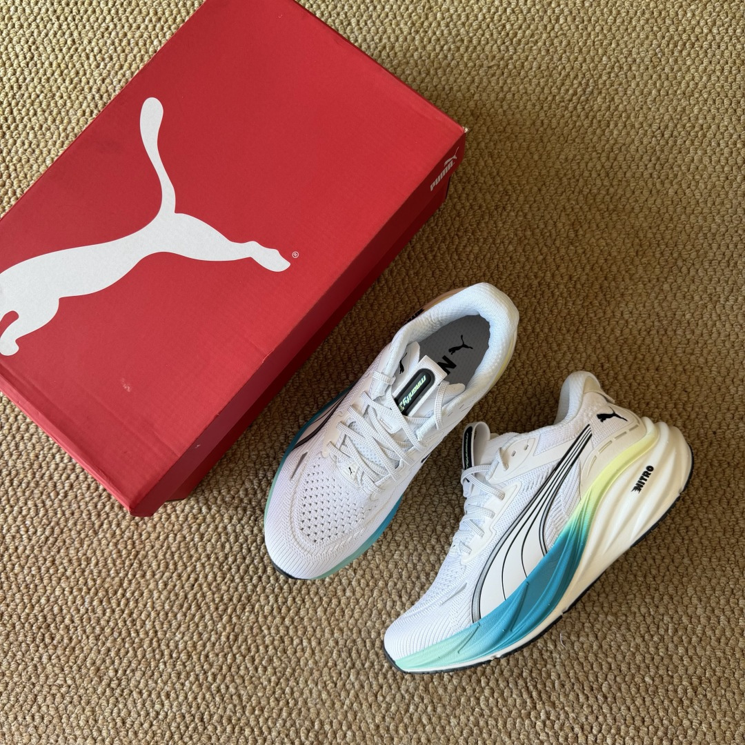 PUMA彪马 Magnify Nitro 3 跑鞋第4色:白黑蓝货号：-04尺码：36-45带半码