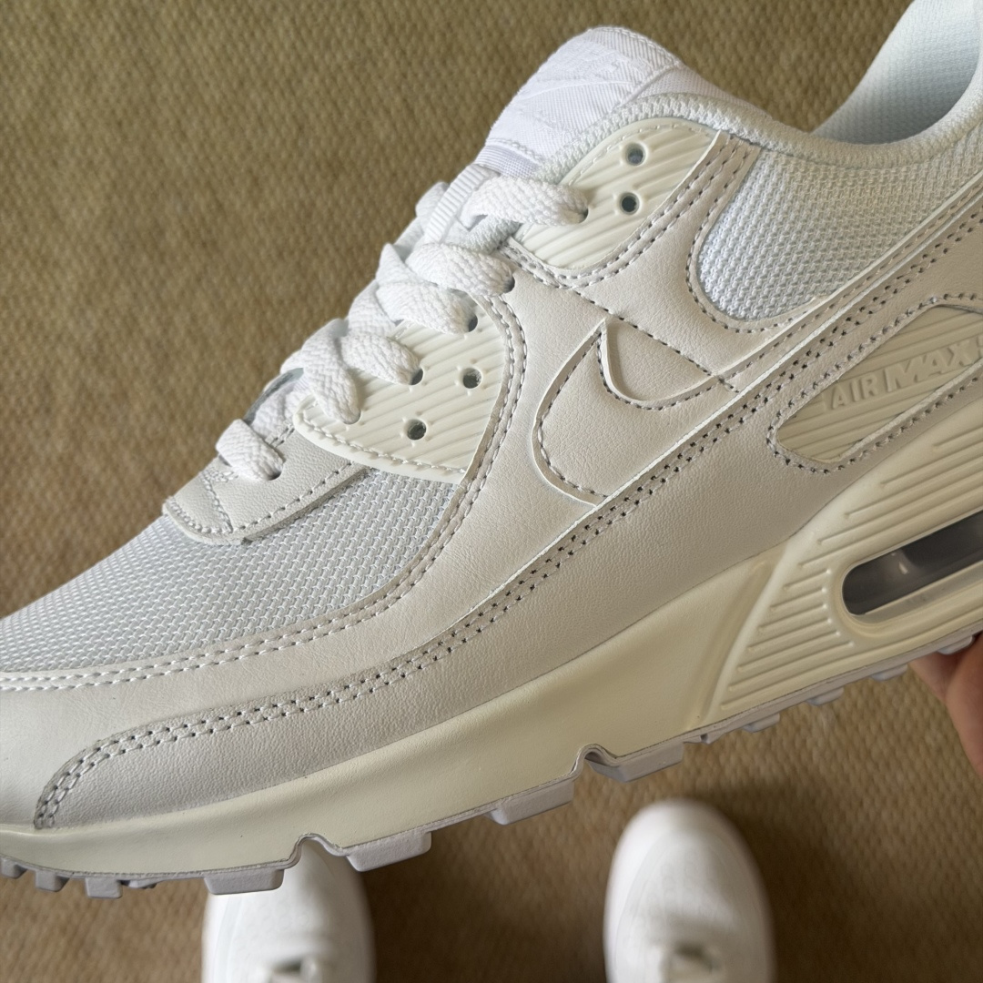 Nike Air Max 90 低帮气垫跑鞋第6色:纯白 货号：CN8490-100尺码：35 36 3