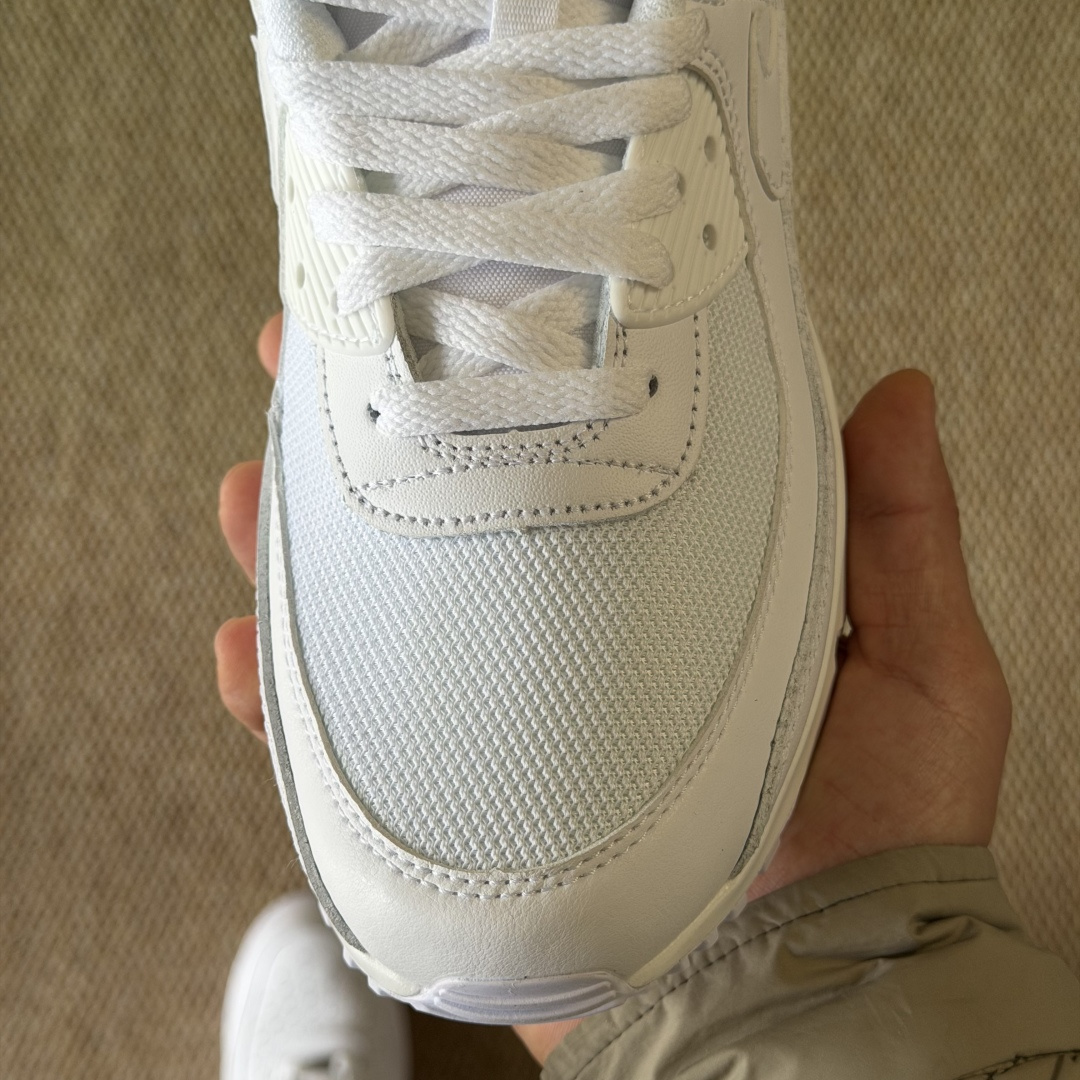 Nike Air Max 90 低帮气垫跑鞋第6色:纯白 货号：CN8490-100尺码：35 36 3