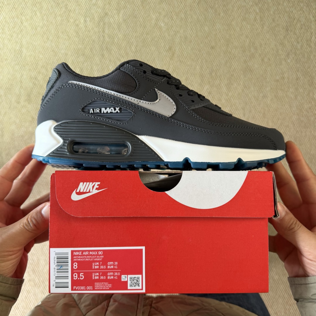Nike Air Max 90 低帮气垫跑鞋第7色:黑白蓝 货号：FV0381-001尺码：35 36 