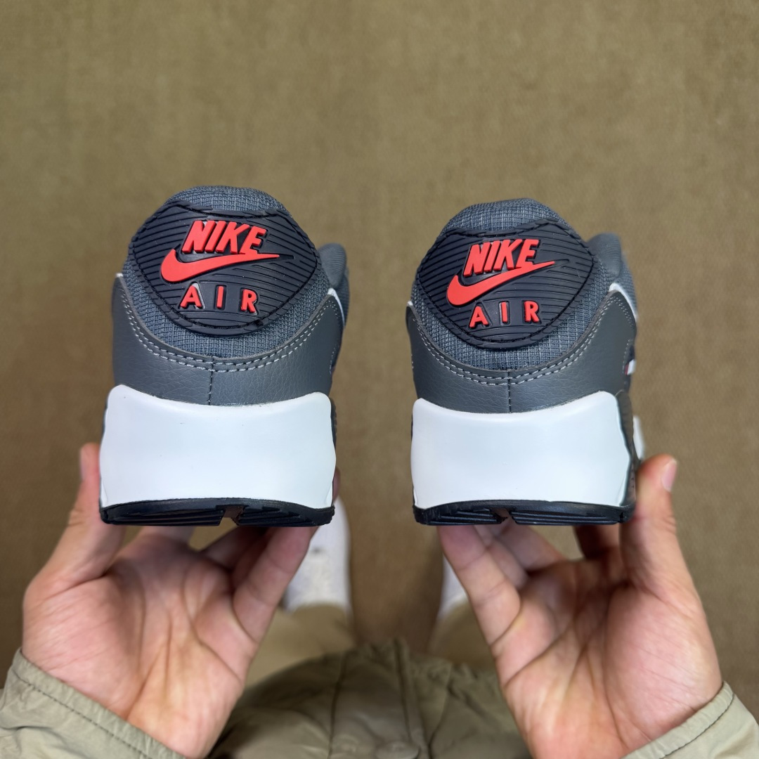 Nike Air Max 90 低帮气垫跑鞋第8色:黑灰 货号：DR0145-003尺码：35 36 3