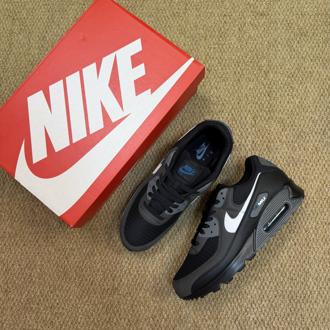 Nike Air Max 90 低帮气垫跑鞋第9色:黑武士 货号：DR0145-002尺码：35 36 