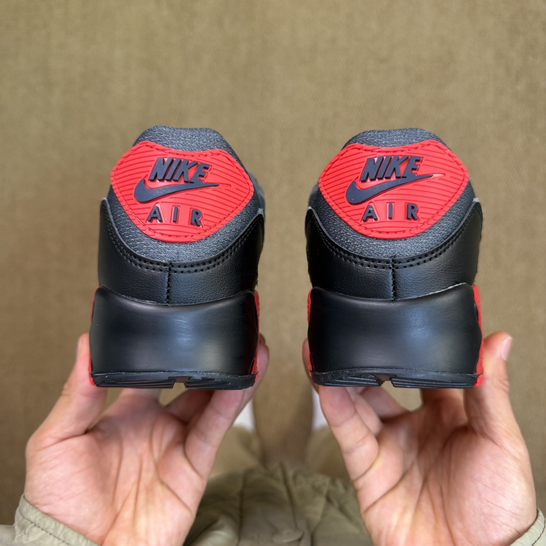 Nike Air Max 90 低帮气垫跑鞋第10色:黑灰红 货号：DM0029-007尺码：35 36