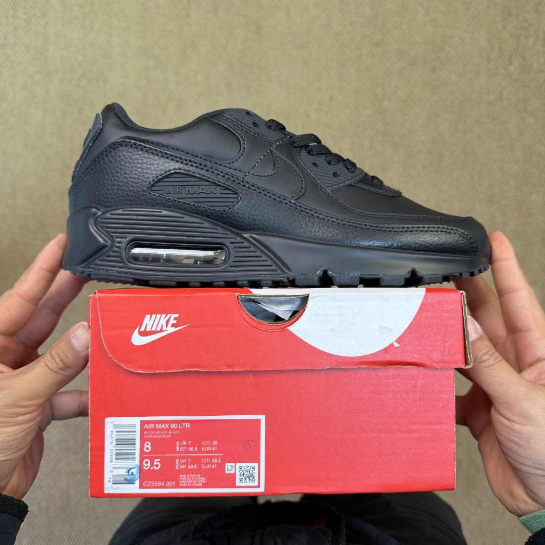 Nike Air Max 90 低帮气垫跑鞋max90第11色:黑武士 货号：CZ5594-001尺码：