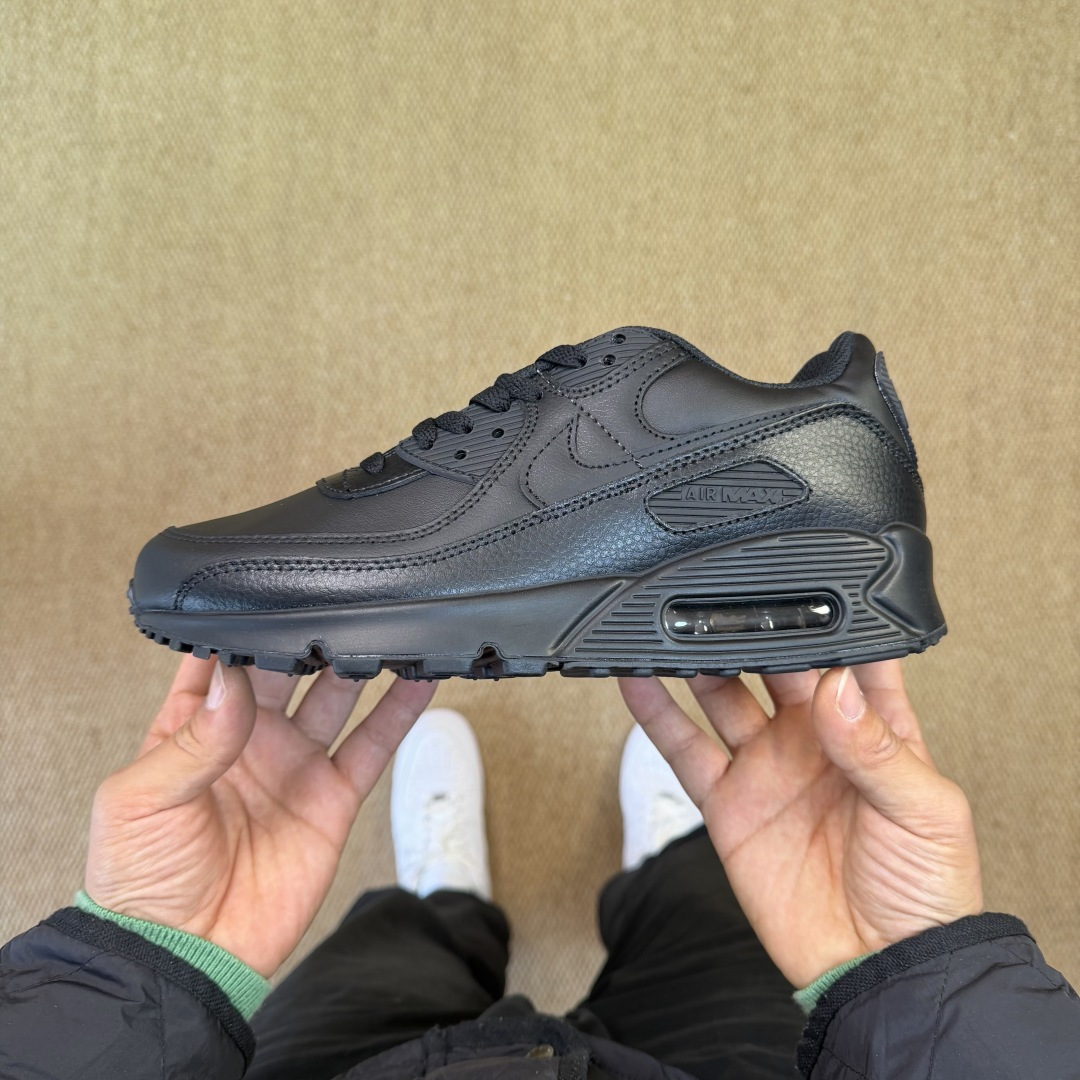 Nike Air Max 90 低帮气垫跑鞋max90第11色:黑武士 货号：CZ5594-001尺码：