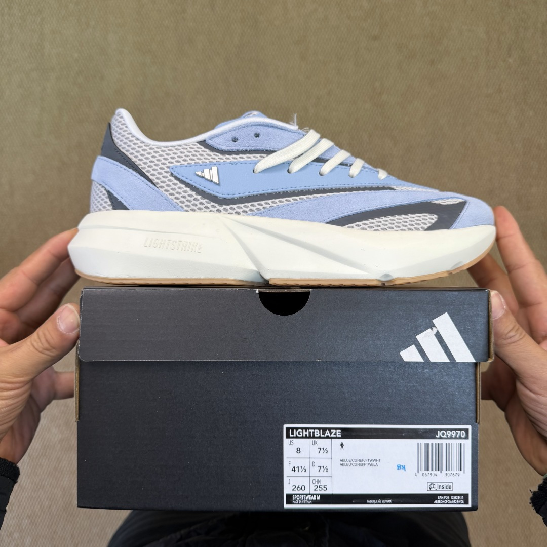 adidas LIGHTBLAZE 休闲鞋 第1色:蓝灰色货号：JQ9970 尺码：36-45带半码