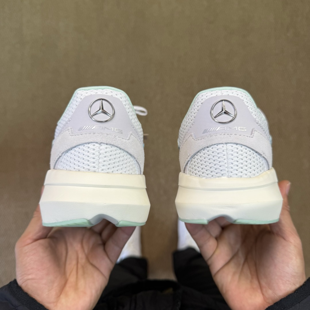 adidas LIGHTBLAZE 休闲鞋 第2色:灰色货号：jp-8483 尺码：36-45带半码