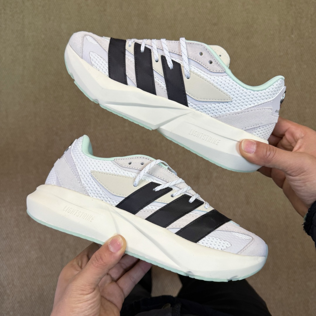 adidas LIGHTBLAZE 休闲鞋 第2色:灰色货号：jp-8483 尺码：36-45带半码