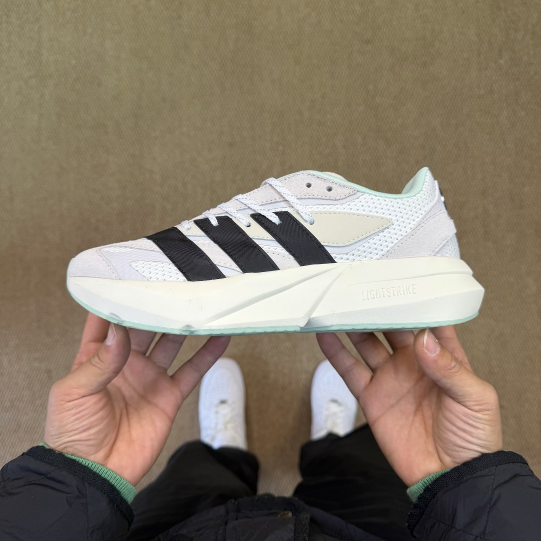 adidas LIGHTBLAZE 休闲鞋 第2色:灰色货号：jp-8483 尺码：36-45带半码