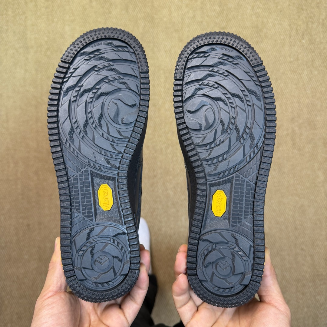 空军！第613色：Gore-Tex Vibram 黑色Nike Air Force 1 Low GTX防