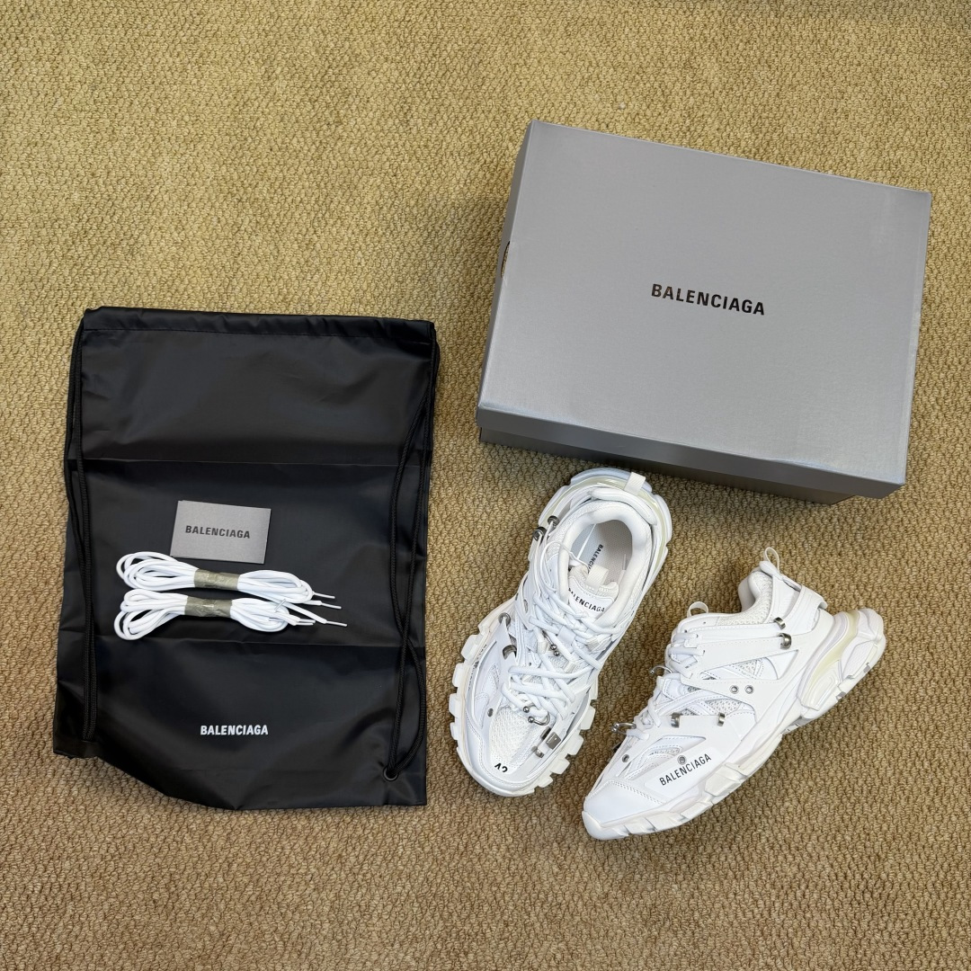 巴黎世家 工厂优势放货，欢迎合作‼️巴黎4.0代Track ！金属拉环该有的材料配置、做工工艺和配套配件