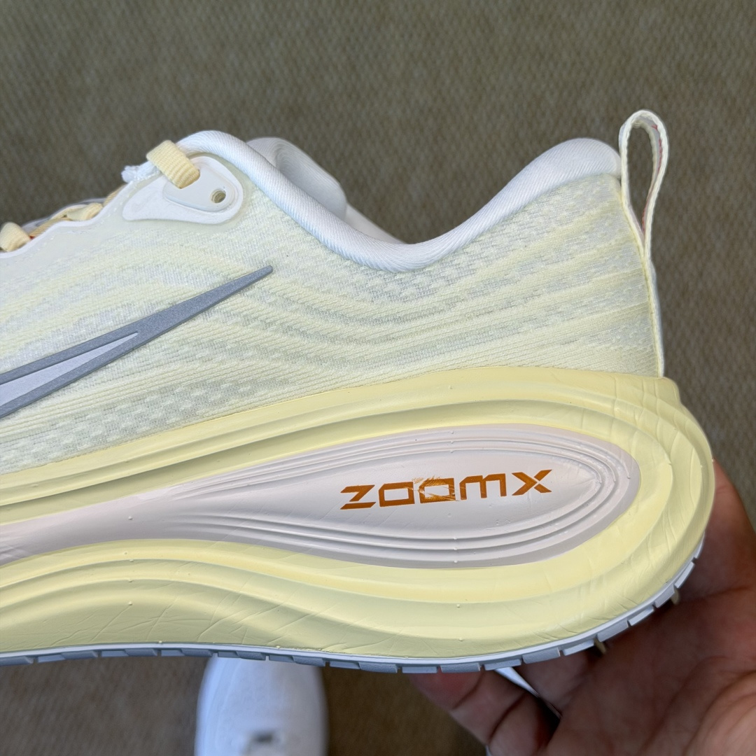 Nike Vomero Plus 低帮 ZOOMX 马拉松跑步鞋第8色:淡黄色缓震表现出色，脚感Q弹！货