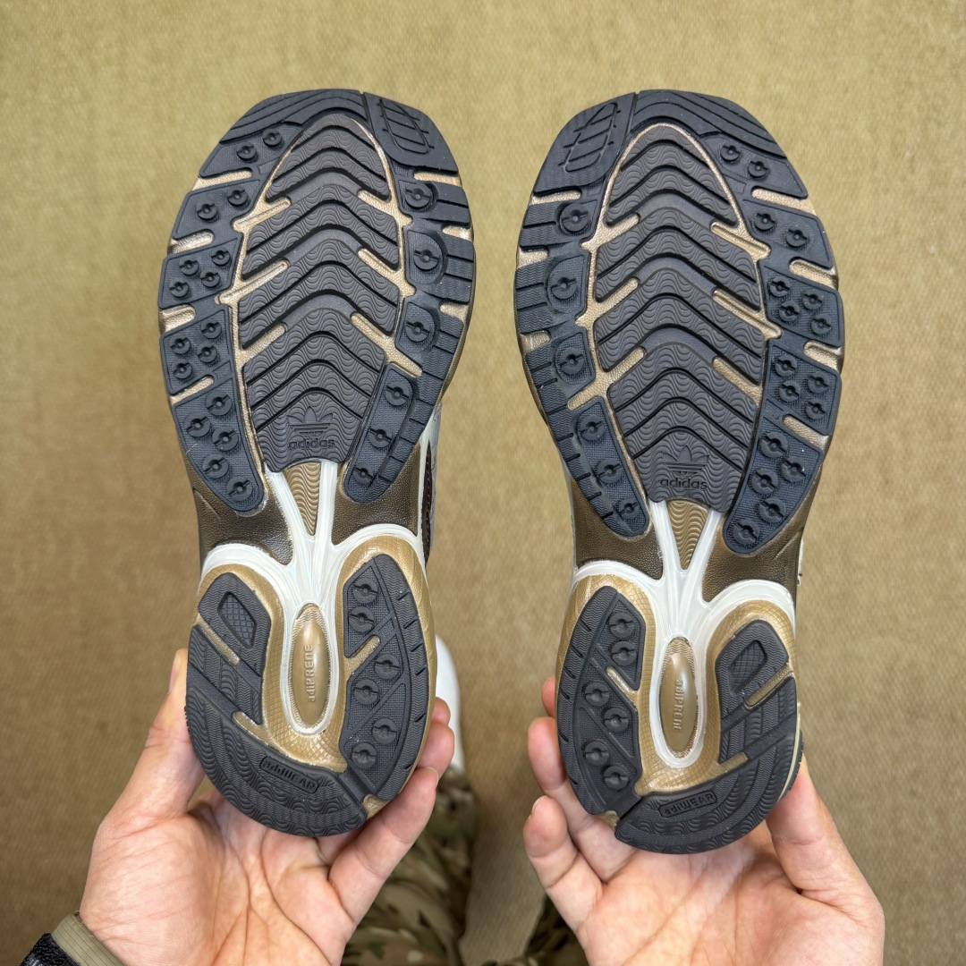 G版 阿迪Cusion 3 系列休闲鞋 第6色: 棕色 adidas originals Adistar Cushion G版 阿迪Cusion 3 系列休闲鞋 第6色: 棕色 adidas originals Adistar Cushion