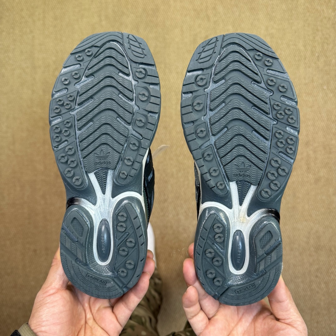 G版 阿迪Cusion 3 系列休闲鞋 第7色: 绿色 adidas originals Adistar Cushion G版 阿迪Cusion 3 系列休闲鞋 第7色: 绿色 adidas originals Adistar Cushion