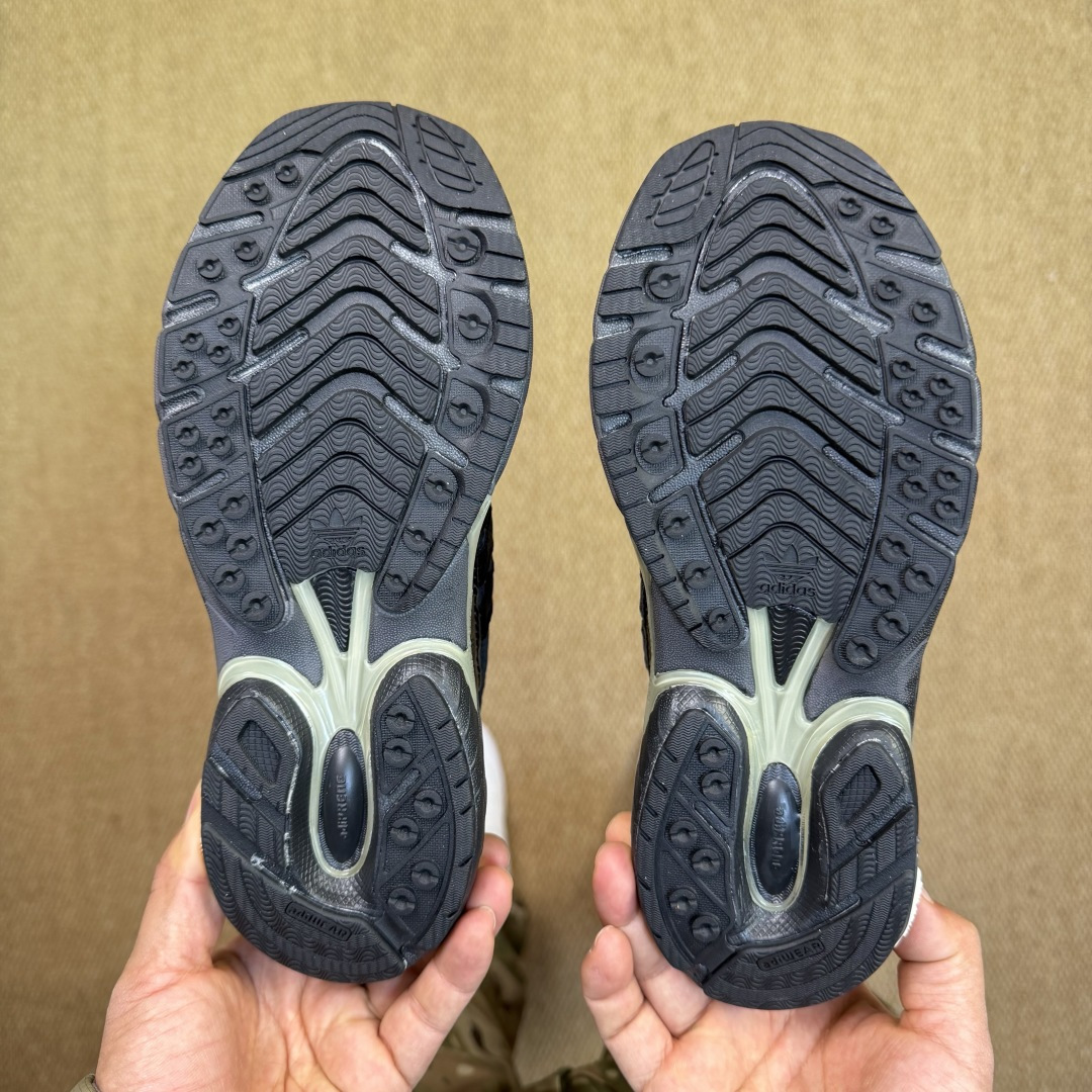 G版 阿迪Cusion 3 系列休闲鞋 第8色: 黑色 adidas originals Adistar Cushion G版 阿迪Cusion 3 系列休闲鞋 第8色: 黑色 adidas originals Adistar Cushion