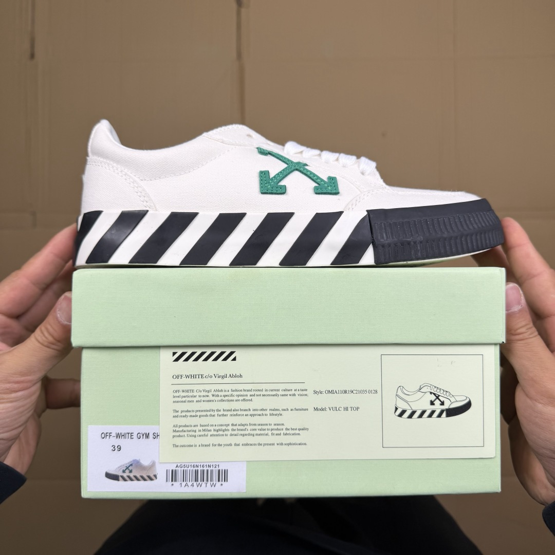 OW低帮板鞋 帆布鞋系列OFF-WHITE 经典标识减速带设计白绿尺码：36 37 38 39 40 4