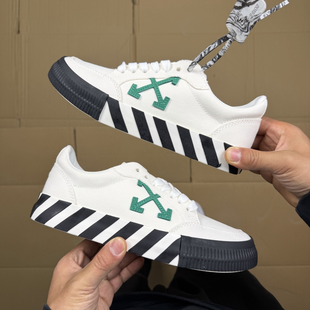 OW低帮板鞋 帆布鞋系列OFF-WHITE 经典标识减速带设计白绿尺码：36 37 38 39 40 4