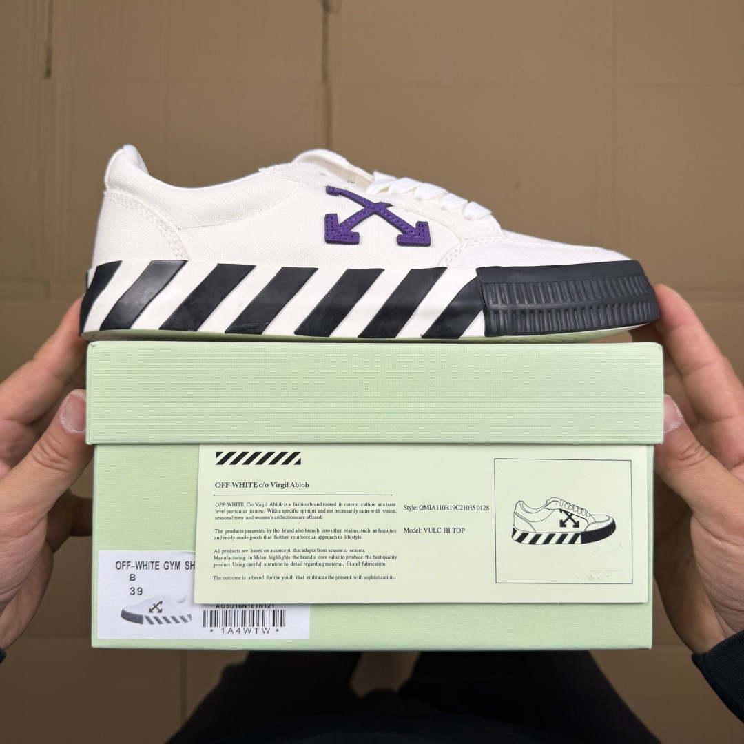 OW低帮板鞋 帆布鞋系列OFF-WHITE 经典标识减速带设计白紫尺码：36 37 38 39 40 4