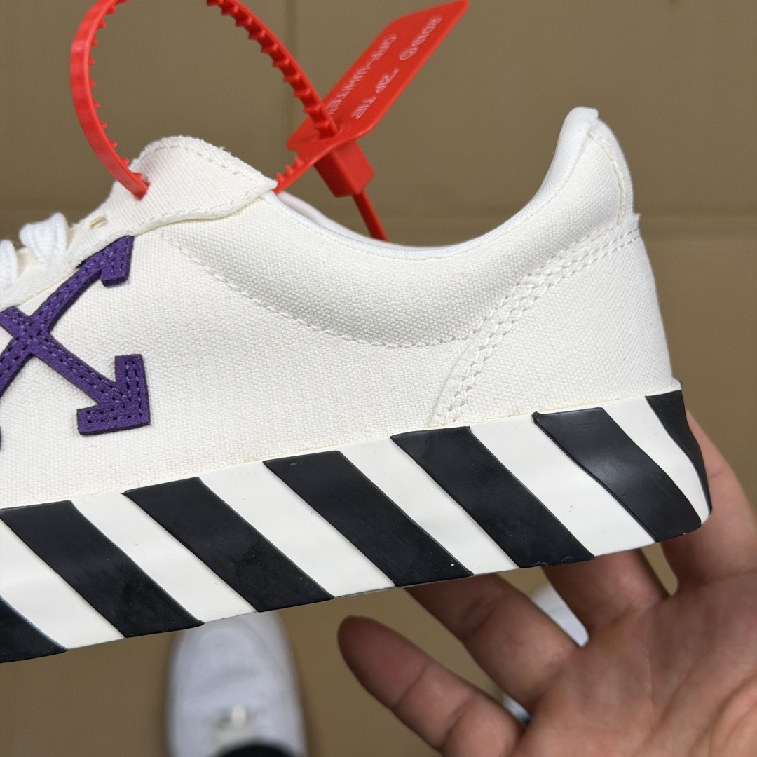 OW低帮板鞋 帆布鞋系列OFF-WHITE 经典标识减速带设计白紫尺码：36 37 38 39 40 4