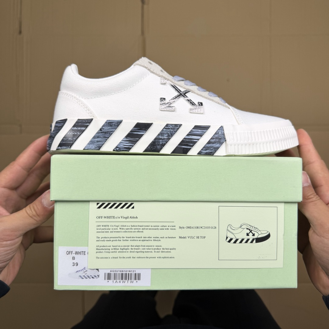 OW低帮板鞋 帆布鞋系列OFF-WHITE 经典标识减速带设计白色3尺码：36 37 38 39 40 