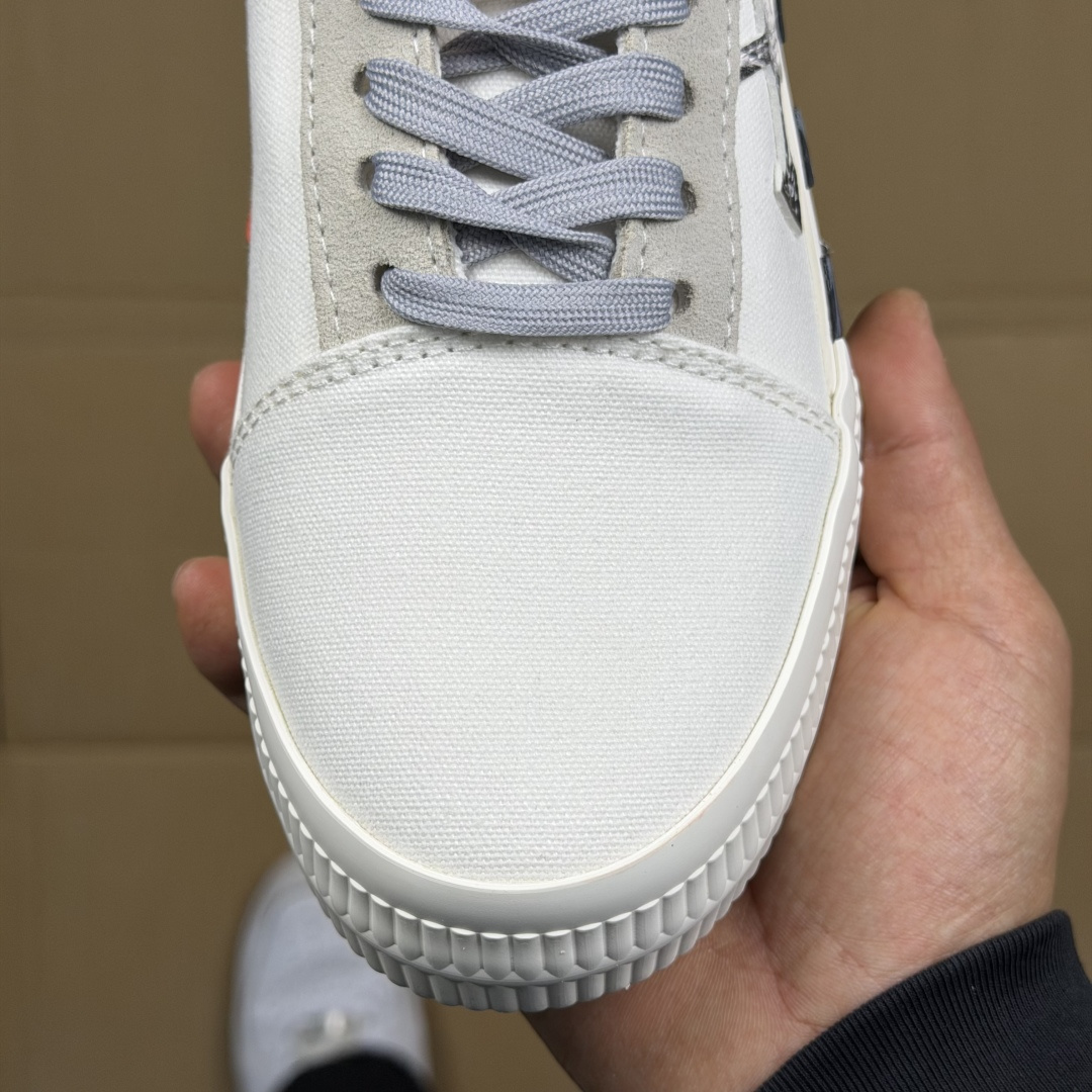 OW低帮板鞋 帆布鞋系列OFF-WHITE 经典标识减速带设计白色3尺码：36 37 38 39 40 