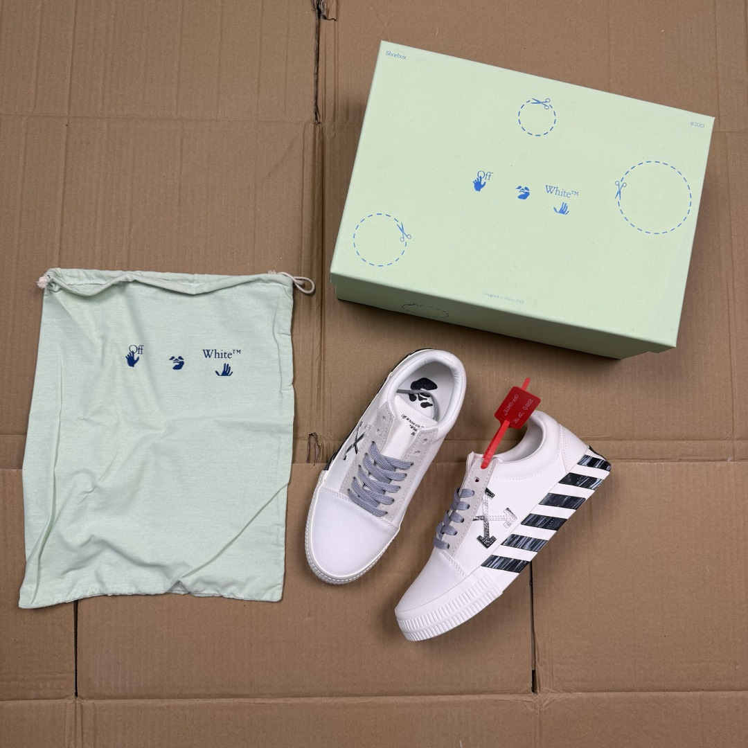 OW低帮板鞋 帆布鞋系列OFF-WHITE 经典标识减速带设计白色3尺码：36 37 38 39 40 