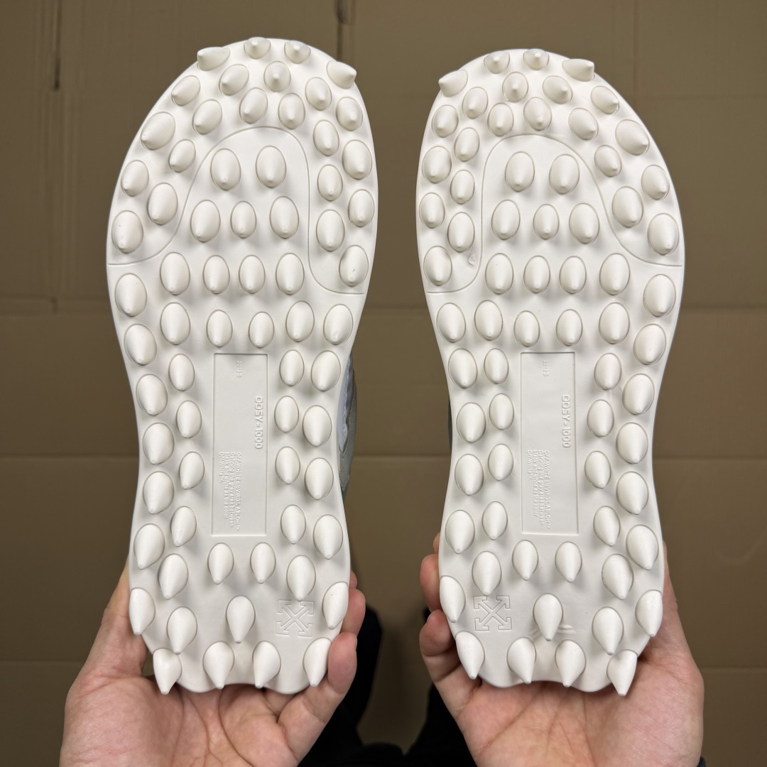OW解构跑步鞋 OFF-WHITE ODSY -1000老爹风高端产物 原鞋购入 细节拉满 ①由全新磨具
