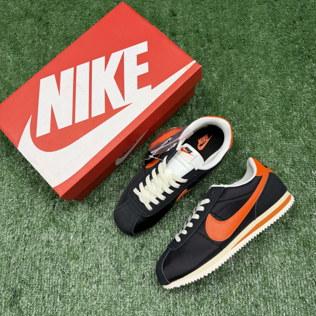 超级性价比阿甘！共27色Nike Cortez SE 黑橘冲量产品价格一步到位！货号：HF0263-00