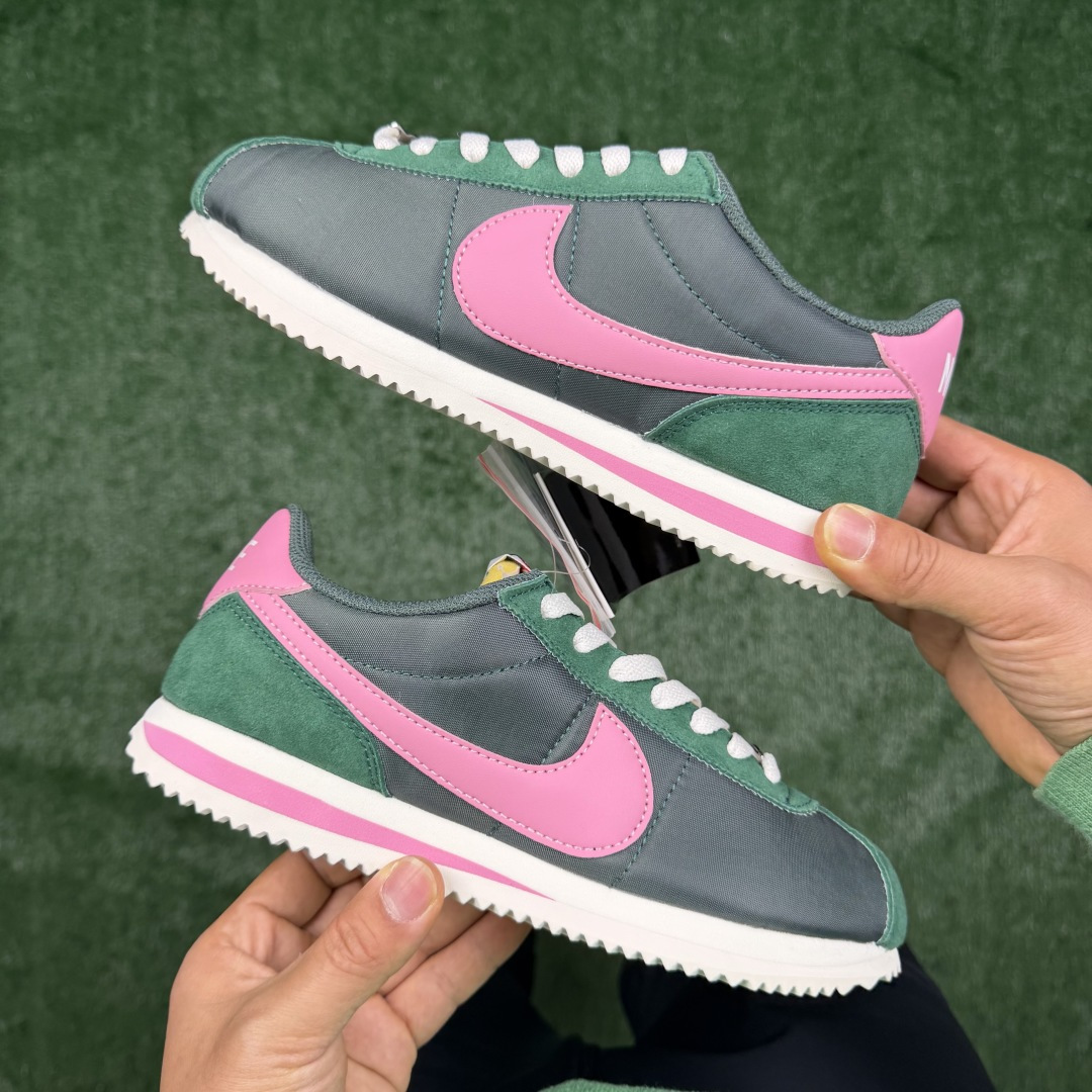 超级性价比阿甘！共27色Nike Cortez SE 绿粉冲量产品价格一步到位！货号：HF9994-30
