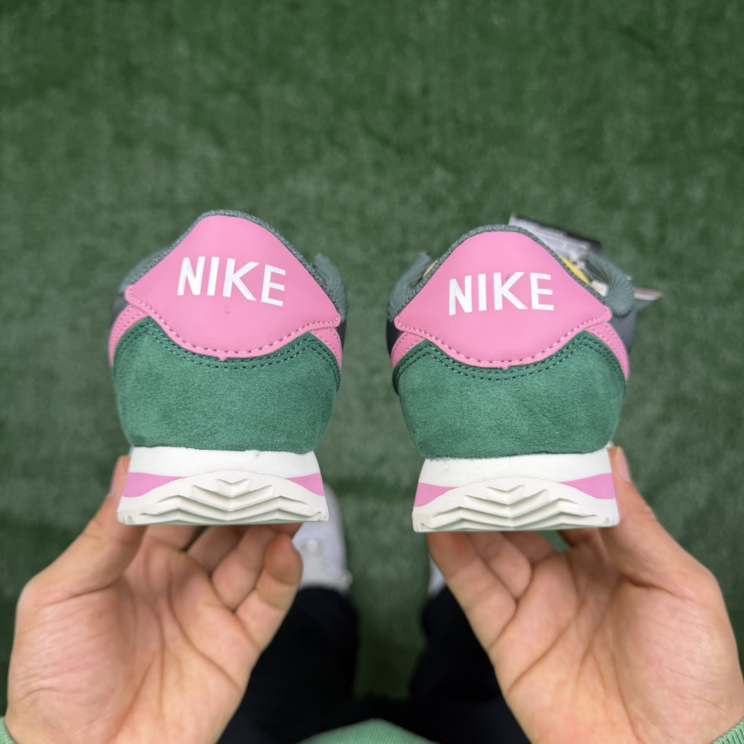 超级性价比阿甘！共27色Nike Cortez SE 绿粉冲量产品价格一步到位！货号：HF9994-30
