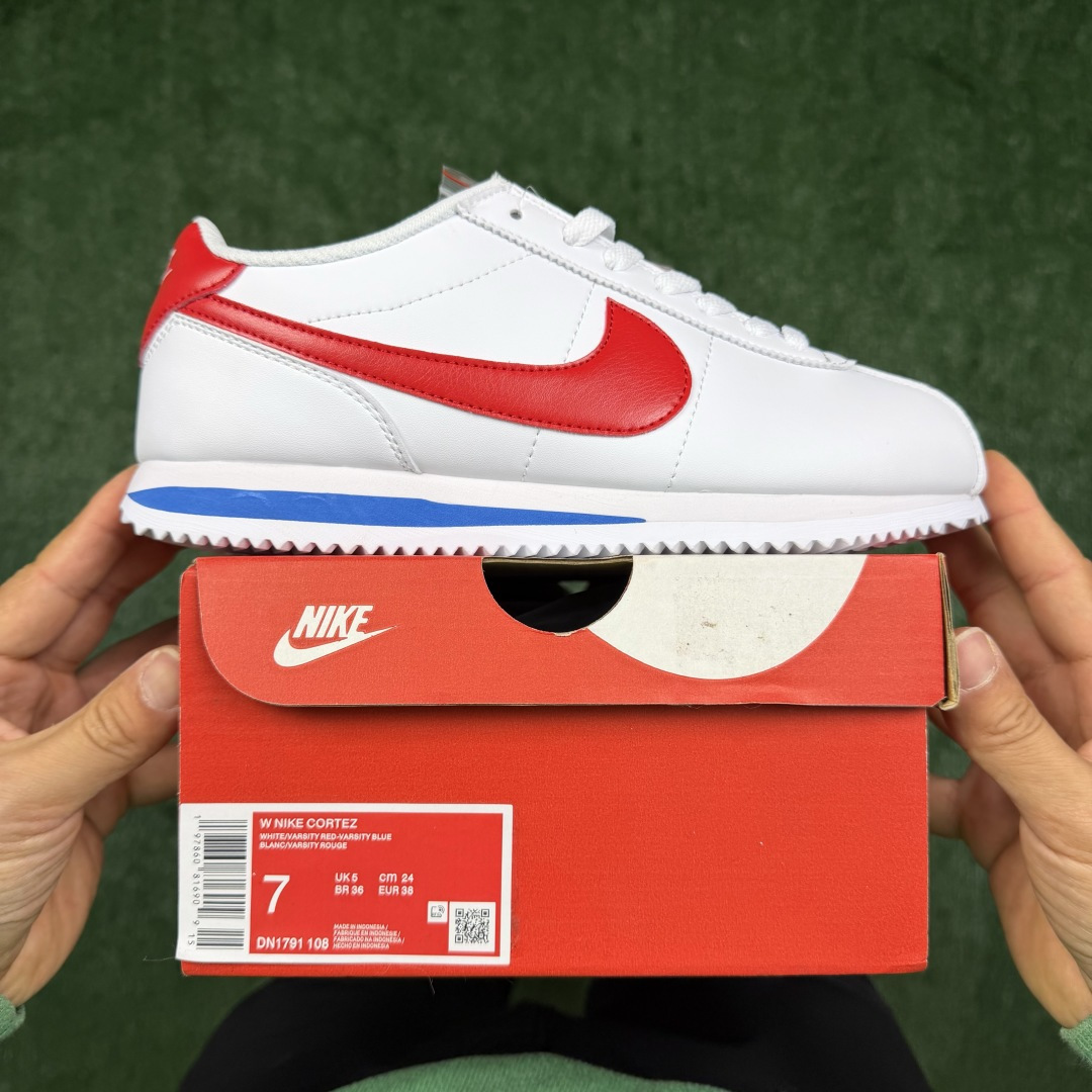 超级性价比阿甘！共27色Nike Cortez SE 皮面白红冲量产品价格一步到位！货号：DN1791-