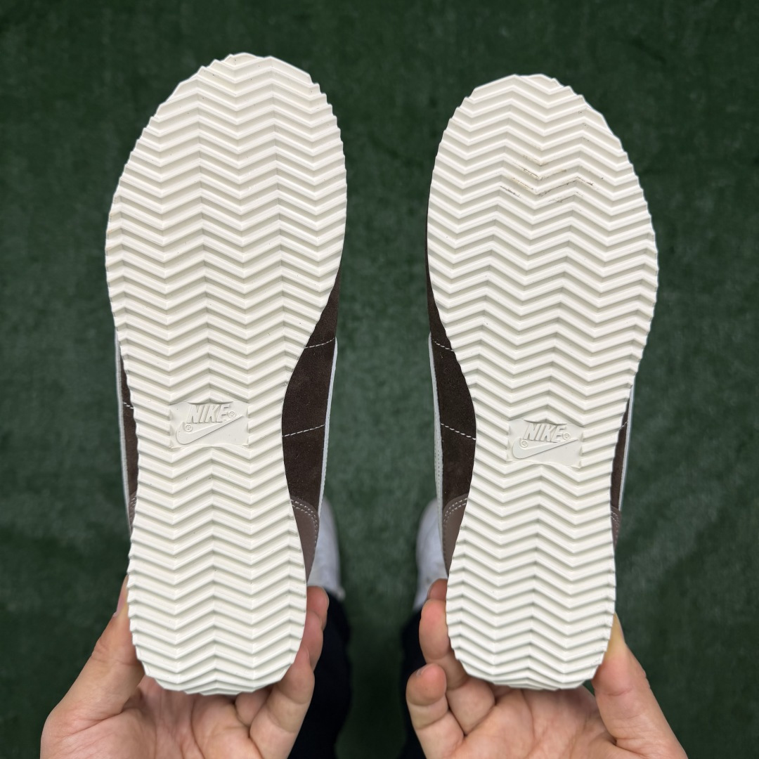 超级性价比阿甘！共27色Nike Cortez SE 翻毛皮棕色冲量产品价格一步到位！货号：FQ8144