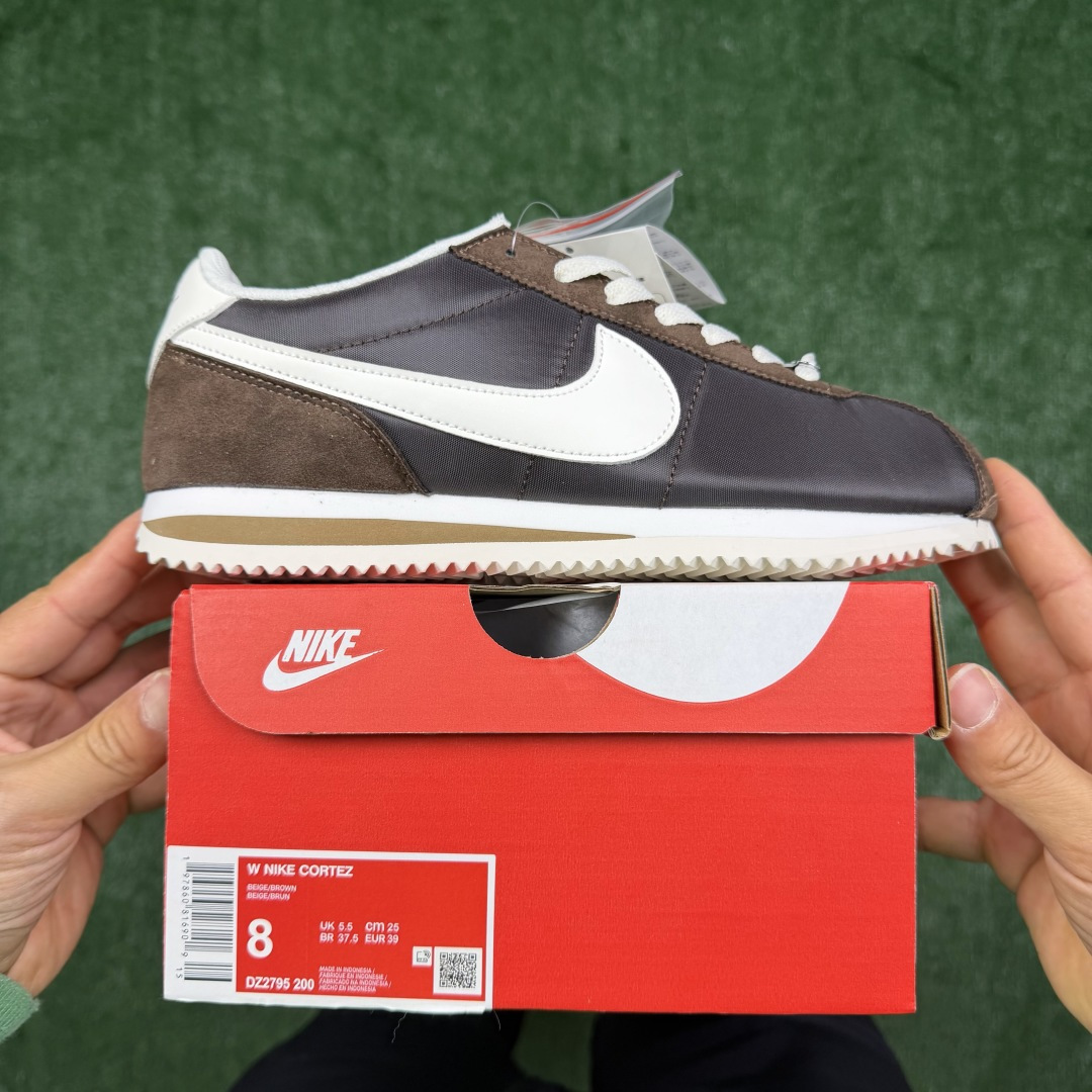 超级性价比阿甘！共27色Nike Cortez SE 布面棕色冲量产品价格一步到位！货号：DZ2795-