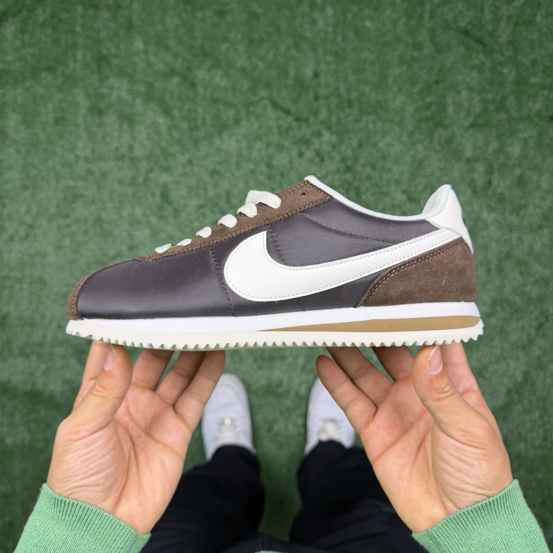 超级性价比阿甘！共27色Nike Cortez SE 布面棕色冲量产品价格一步到位！货号：DZ2795-